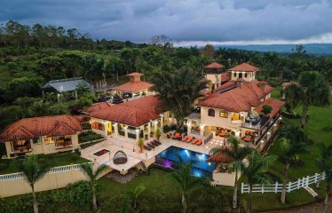 PREMIER LUXURY ESTATE RANCHO VILLA VERDE A FAMILY COMPOUND / BOUTIQUE HOTEL STYLE – 107.95 ACRES