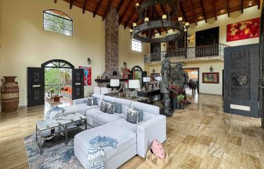 PREMIER LUXURY ESTATE RANCHO VILLA VERDE A FAMILY COMPOUND / BOUTIQUE HOTEL STYLE – 107.95 ACRES