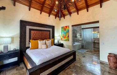 PREMIER LUXURY ESTATE RANCHO VILLA VERDE A FAMILY COMPOUND / BOUTIQUE HOTEL STYLE – 107.95 ACRES