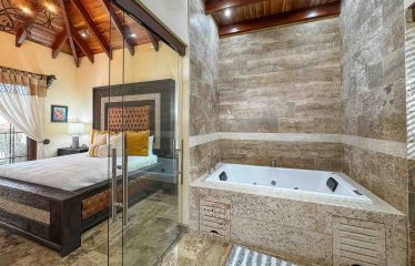PREMIER LUXURY ESTATE RANCHO VILLA VERDE A FAMILY COMPOUND / BOUTIQUE HOTEL STYLE – 107.95 ACRES