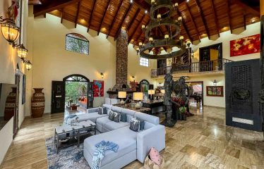 PREMIER LUXURY ESTATE RANCHO VILLA VERDE A FAMILY COMPOUND / BOUTIQUE HOTEL STYLE – 107.95 ACRES