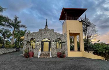 PREMIER LUXURY ESTATE RANCHO VILLA VERDE A FAMILY COMPOUND / BOUTIQUE HOTEL STYLE – 107.95 ACRES