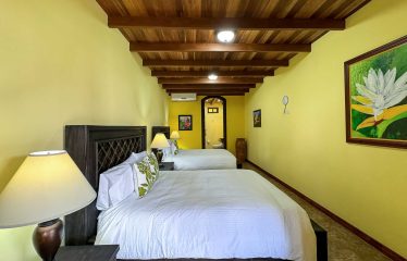 PREMIER LUXURY ESTATE RANCHO VILLA VERDE A FAMILY COMPOUND / BOUTIQUE HOTEL STYLE – 107.95 ACRES