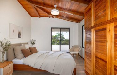 LUXURY HOME WITH GUEST HOUSE AND AMAZING OCEAN VIEWS – 3.33 ACRES