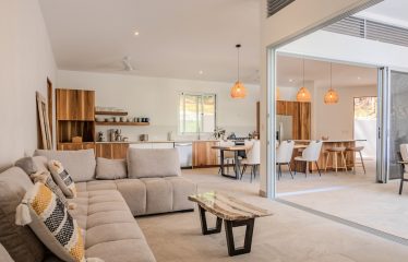 4 BEDROOM HOUSE WITH OCEAN AND JUNGLE VIEWS