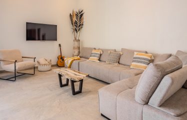 4 BEDROOM HOUSE WITH OCEAN AND JUNGLE VIEWS