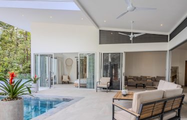 4 BEDROOM HOUSE WITH OCEAN AND JUNGLE VIEWS