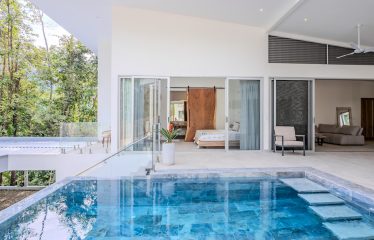 4 BEDROOM HOUSE WITH OCEAN AND JUNGLE VIEWS