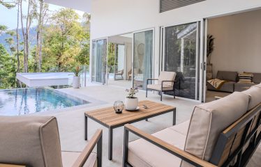 4 BEDROOM HOUSE WITH OCEAN AND JUNGLE VIEWS