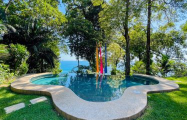 LUXURY 4 BEDROOM BEACHFRONT HOME IN ESCALERAS