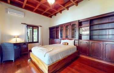 LUXURY 4 BEDROOM BEACHFRONT HOME IN ESCALERAS