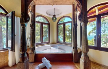 LUXURY 4 BEDROOM BEACHFRONT HOME IN ESCALERAS