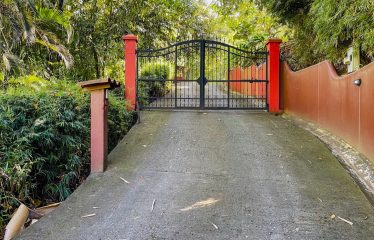 LUXURY 4 BEDROOM BEACHFRONT HOME IN ESCALERAS