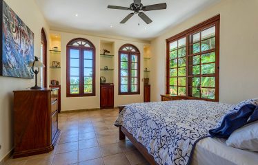 NIDO ESCONDIDO – LUXURY ESTATE WITH 2 VILLAS, POOL, AND SPECTACULAR VIEWS