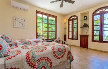 NIDO ESCONDIDO – LUXURY ESTATE WITH 2 VILLAS, POOL, AND SPECTACULAR VIEWS