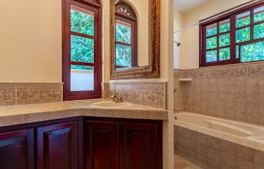 NIDO ESCONDIDO – LUXURY ESTATE WITH 2 VILLAS, POOL, AND SPECTACULAR VIEWS