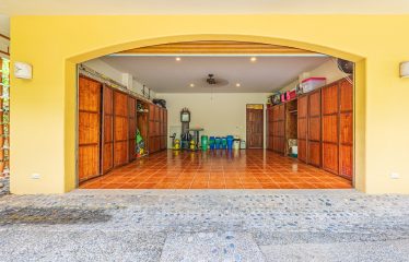 LUXURY HOME WITH AMAZING WHALE TAIL VIEWS 7.5 ACRES