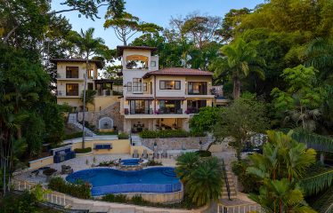 NIDO ESCONDIDO – LUXURY ESTATE WITH 2 VILLAS, POOL, AND SPECTACULAR VIEWS