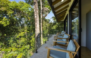 LUXURY 4 BEDROOMS OCEAN VIEW HOME IN BALLENA – 2.22 ACRES