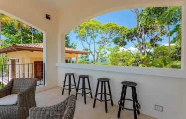 NIDO ESCONDIDO – LUXURY ESTATE WITH 2 VILLAS, POOL, AND SPECTACULAR VIEWS