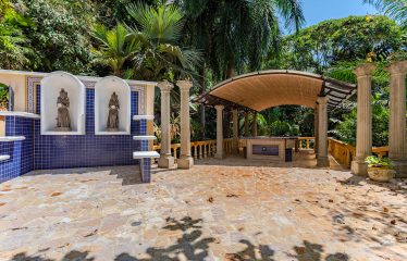 NIDO ESCONDIDO – LUXURY ESTATE WITH 2 VILLAS, POOL, AND SPECTACULAR VIEWS