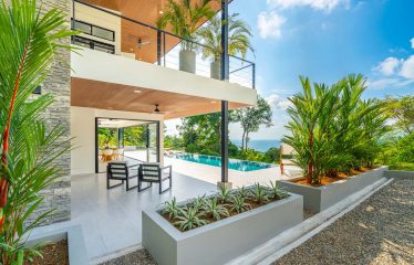 4 BEDROOM LUXURY HOME WITH BEAUTIFUL OCEAN AND MOUNTAIN VIEWS