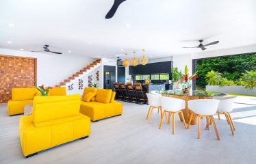 4 BEDROOM LUXURY HOME WITH BEAUTIFUL OCEAN AND MOUNTAIN VIEWS