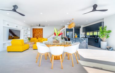 4 BEDROOM LUXURY HOME WITH BEAUTIFUL OCEAN AND MOUNTAIN VIEWS