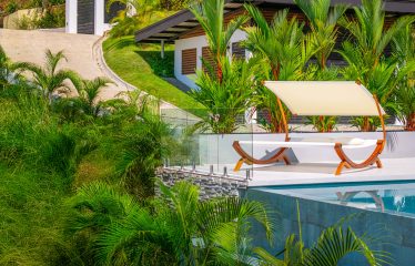 4 BEDROOM LUXURY HOME WITH BEAUTIFUL OCEAN AND MOUNTAIN VIEWS