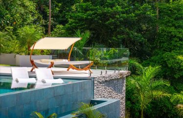 4 BEDROOM LUXURY HOME WITH BEAUTIFUL OCEAN AND MOUNTAIN VIEWS