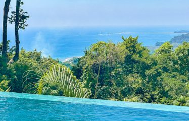 4 BEDROOM LUXURY HOME WITH BEAUTIFUL OCEAN AND MOUNTAIN VIEWS