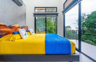 4 BEDROOM LUXURY HOME WITH BEAUTIFUL OCEAN AND MOUNTAIN VIEWS