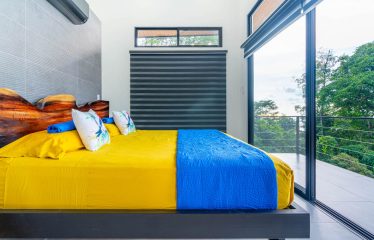 4 BEDROOM LUXURY HOME WITH BEAUTIFUL OCEAN AND MOUNTAIN VIEWS