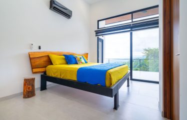 4 BEDROOM LUXURY HOME WITH BEAUTIFUL OCEAN AND MOUNTAIN VIEWS