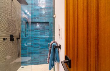 4 BEDROOM LUXURY HOME WITH BEAUTIFUL OCEAN AND MOUNTAIN VIEWS