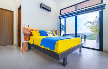 4 BEDROOM LUXURY HOME WITH BEAUTIFUL OCEAN AND MOUNTAIN VIEWS