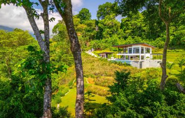 4 BEDROOM LUXURY HOME WITH BEAUTIFUL OCEAN AND MOUNTAIN VIEWS