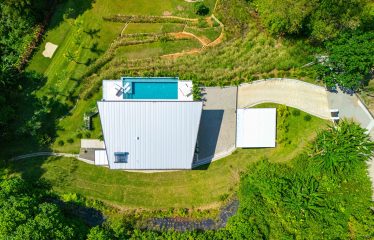 4 BEDROOM LUXURY HOME WITH BEAUTIFUL OCEAN AND MOUNTAIN VIEWS