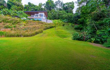 4 BEDROOM LUXURY HOME WITH BEAUTIFUL OCEAN AND MOUNTAIN VIEWS