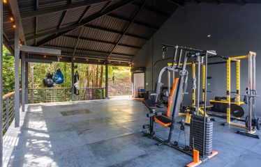 EXTRAORDINARY OCEAN-VIEW ESTATE & RETREAT OPPORTUNITY IN THE DIAMANTE VALLEY WITH RESTAURANT, POOL AND GYM – 3.5 ACRES