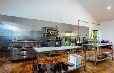 EXTRAORDINARY OCEAN-VIEW ESTATE & RETREAT OPPORTUNITY IN THE DIAMANTE VALLEY WITH RESTAURANT, POOL AND GYM – 3.5 ACRES