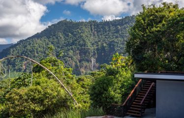 EXTRAORDINARY OCEAN-VIEW ESTATE & RETREAT OPPORTUNITY IN THE DIAMANTE VALLEY WITH RESTAURANT, POOL AND GYM – 3.5 ACRES