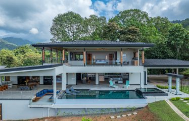 LUXURY 4 ACRES PROPERTY WITH OCEAN AND MOUNTAIN VIEW AND FRUIT TREES