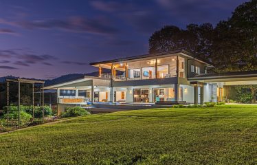 LUXURY 4 ACRES PROPERTY WITH OCEAN AND MOUNTAIN VIEW AND FRUIT TREES