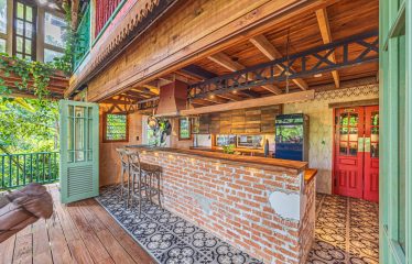 PROPERTY WITH RECORDING STUDIO, OCEAN VIEWS – 2.56 ACRES