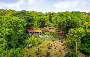 PROPERTY WITH TWO VILLAS, IN PUNTA DE MIRA – 2.5 ACRES