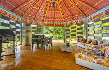 PROPERTY WITH TWO VILLAS, IN PUNTA DE MIRA – 2.5 ACRES