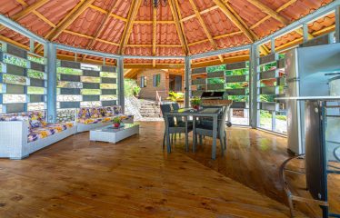 PROPERTY WITH TWO VILLAS, IN PUNTA DE MIRA – 2.5 ACRES