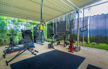 PROPERTY WITH TWO VILLAS, IN PUNTA DE MIRA – 2.5 ACRES