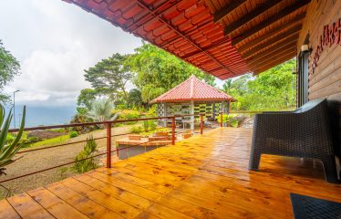 PROPERTY WITH TWO VILLAS, IN PUNTA DE MIRA – 2.5 ACRES